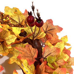 Guirnalda de hojas de arce simuladas de otoño, decoración de flores de seda redonda de 35 cm para exhibición en ventanas del hogar en Acción de Gracias - Product Image 4