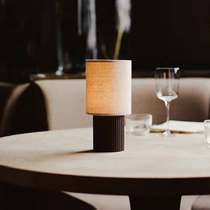 Lámpara de mesa <span class=keywords><strong>LED</strong></span> USB recargable con luz táctil de tela para cabecera de dormitorio de hotel decorativa moderna y personalizada, lámpara de mesa inalámbrica - Product Image 2