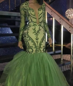 Vestido de Diseñador de Lujo con Cuentas de Cristal Pesadas y Adornos de Piedras, Perfecto para Bodas y Eventos - Product Image 4