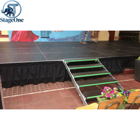 Ensemble complet de scène modulaire avec escaliers, garde-corps et plinthes pour concerts et festivals