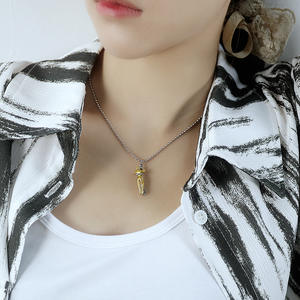 Collana in Acciaio Inossidabile con Pendente a Forma di Abbraccio per Coppie, Gioielli per Lui e Lei, Accessori per Adolescenti - Product Image 6