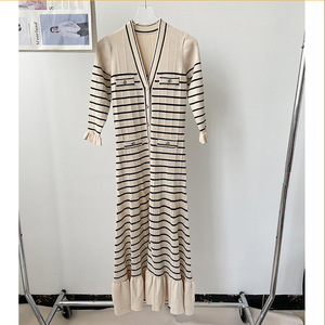 <span class=keywords><strong>Sandro</strong></span> Dress <span class=keywords><strong>Primavera</strong></span> y verano Nuevo francés Slouchy Mujeres Vestido Moda Rayas Vestido de punto Cuello en V Slim-Fit MIDI Falda - Product Image 4