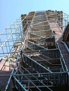 Structure d'échafaudage robuste à anneaux avec pinces en acier galvanisé pour les projets de construction de tours et de bâtiments - Product Image 5