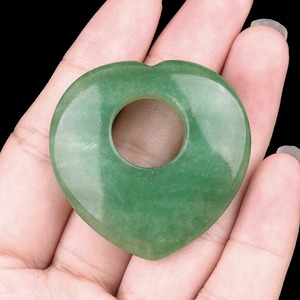Pietra preziosa naturale cristallo curativo 40mm foro eccentrico amore cuore a forma di ciondolo in pietra per la creazione di <span class=keywords><strong>gioielli</strong></span> collana - Product Image 6