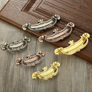 Poignées de porte d'armoire en alliage de zinc de style européen, pour tiroirs, armoires, meubles, quincaillerie décorative durable - Product Image 1