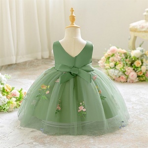 Baby Einjähriges Festkleid Feenkleidung Kleine Mädchen Prinzessin Ballkleid Luxuriöses Blumenapplikation Ärmelloses V-Ausschnitt-Kleid - Product Image 2