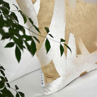 Coussin d'appoint carré créatif en jacquard or champagne à motif écriture libre pour salon, lit de repos, coin lecture et aménagement intérieur