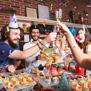 4 katmanlı kare akrilik Cupcake ekran standı <span class=keywords><strong>2</strong></span> adet servis tepsileri & 4 adet tatlı tabağı gıda masa doğum günü partisi malzemeleri - Product Image 5