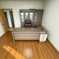 Bureau de direction moderne de luxe en bois avec armoire à dossiers et ensemble de chaises – Mobilier de bureau