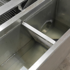 Automatische multifunctionele fruit- en groentewasmachine met motor en pomp voor de reiniging van noten/maïs in groenteverwerkingsbedrijven - Product Image 4