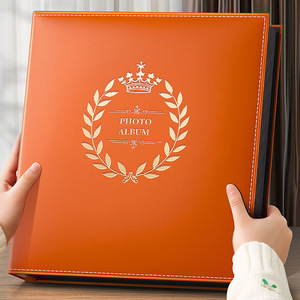 Album photo avec couverture en cuir rouge, embossage doré, design couronne, 12x12 pouces, pour souvenirs de mariage - Product Image 2