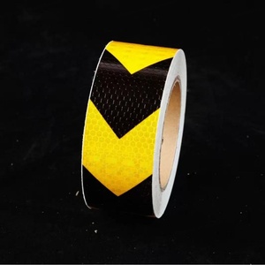 เทปสะท้อนแสงสีเหลืองเรืองแสงความเข้มสูง เทปเตือนรูปทรงลูกศรสำหรับรถบรรทุก แถบสะท้อนแสงเพื่อเพิ่มการมองเห็น - Product Image 3