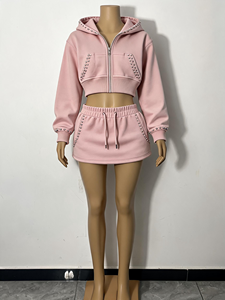 Set Estivo da Donna Personalizzabile con Logo, Giacca con Colletto Alto e Zip a Manica Lunga e Pantaloncini, Basso MOQ, Disponibile in Misto Nylon e Cotone - Product Image 2