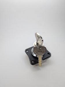 Serrure de porte multifonctionnelle 32 mm avec clé à lame ondulée, corps en alliage de zinc et finition en acier inoxydable 304, clé en laiton, serrure de sécurité compacte - Product Image 2