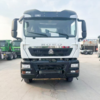 Самосвал SINOTRUK HOWO 6*4 белого цвета, дизельный двигатель 371 л.с., леворульный самосвал-дампер