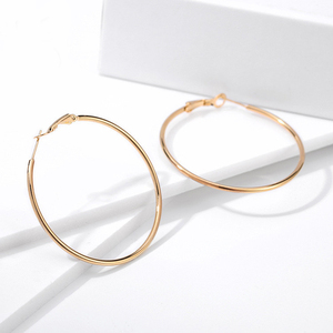 Populares Pendientes de Aro Grandes y Delgados de Acero Inoxidable 316L con Baño de Oro PVD para Mujer |   Ligero, Hipoalergénico, Resistente al Agua y Sin Deslustre - Product Image 3