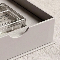 Boîte à parfum rigide de luxe sur mesure, style livre blanc magnétique, pour une seule bouteille, présentation pour emballage de parfum personnalisé