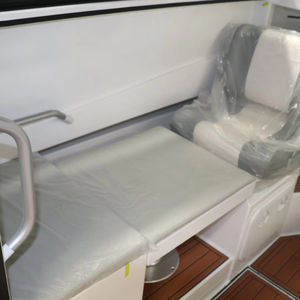 <span class=keywords><strong>Bateau</strong></span> de pêche en aluminium Profisher Quickboat de 7,5 m avec cabine et porte fermée - En <span class=keywords><strong>vente</strong></span> - Product Image 5