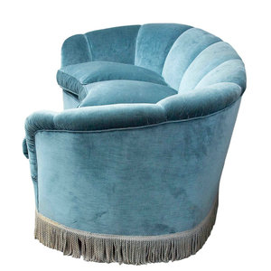 Canapé trois places classique à franges en velours bleu tufté en forme <span class=keywords><strong>de</strong></span> coquille canapé moderne réception <span class=keywords><strong>de</strong></span> mariage luxe <span class=keywords><strong>de</strong></span> haute qualité à <span class=keywords><strong>louer</strong></span> - Product Image 5