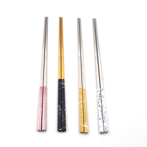 <span class=keywords><strong>Palillos</strong></span> <span class=keywords><strong>Coreanos</strong></span> Ecológicos Personalizados en Negro y Dorado, de Acero Inoxidable 304 - Product Image 3