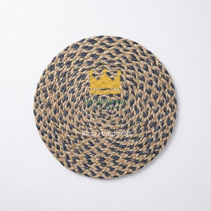 Set de table rond en jonc de mer écologique, fait main, tissé, avec un design bohème pour la décoration de la cuisine et de la salle à manger - Product Image 6