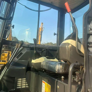 Excavadora Usada Komatsu PC35 de 3.5 Toneladas, Modelo 2024, con Pocas Horas de Uso, Diseño de Giro Cero, Ideal para Construcción en Espacios Reducidos - Product Image 5