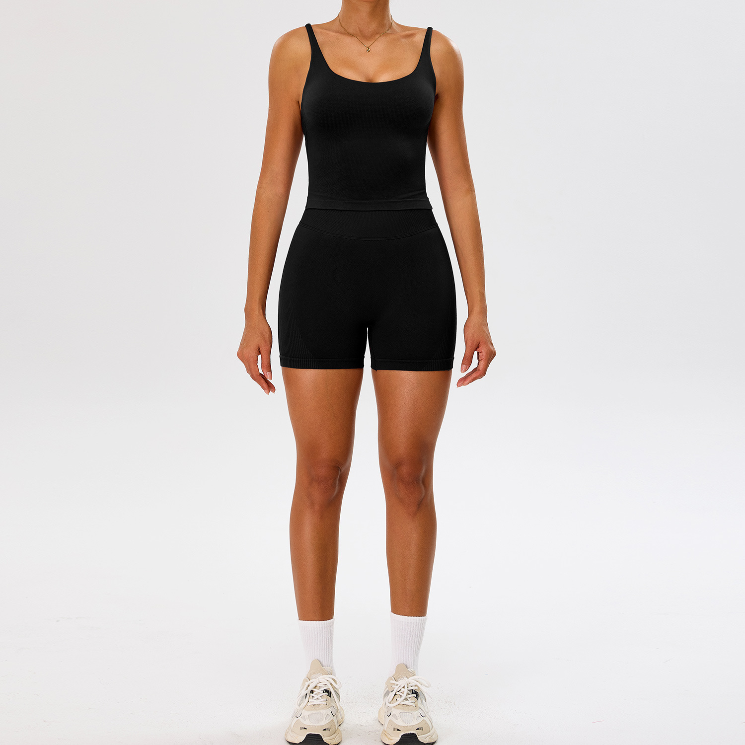 Reggiseno nero + pantaloncini