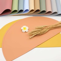 Demi-rond personnalisé enfants Silicone bébé alimentation napperon tapis de Table produits pour bébés sans BPA lavable