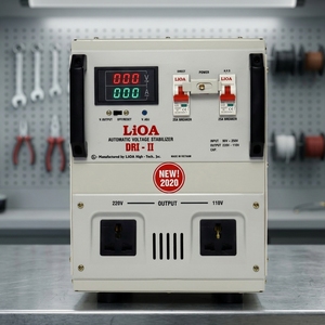 Régulateur de tension automatique monophasé LiOA DRI-II 10KVA avec protection contre les surcharges et les courts-circuits pour appareils électriques - Product Image 1