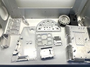 Fabricant OEM ODM, usine de fabrication de boîtiers électroniques en aluminium, châssis de boîtier d'amplificateur, pièces usinées CNC personnalisées - Product Image 3