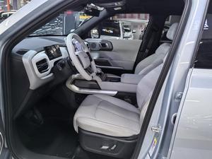 USADO 2025 TITANIUM 3 MODELO 501KM AWD ULTRA EDITION SUV 100% ELÉCTRICO 5 PUERTAS 5 ASIENTOS para TODOTERRENO BAO 3 LEOPARD 3 PLATEADO sobre GRIS - Product Image 3