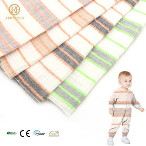 Tissu de coton en mousseline de <span class=keywords><strong>gaze</strong></span> <span class=keywords><strong>double</strong></span> couche teint en fil de crêpe froissé à motif rayé mignon pour bébé pyjama - Product Image 1