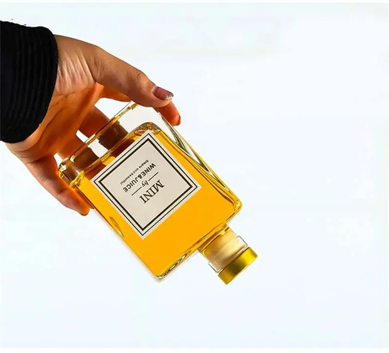 Neuer Stil Luxus Benutzer definierte quadratische Form Fabrik Glasflaschen 300ml Leere Glasflaschen Whisky Spirituosen Glasflaschen mit Stopfen