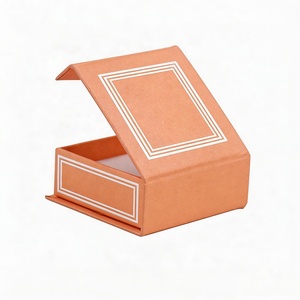 Scatole Regalo Personalizzate Arancioni in Cartone con Chiusura Magnetica per Cosmetici e Piccole Imprese - Product Image 1