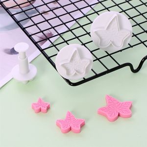 Emporte-pièces en plastique en forme <span class=keywords><strong>de</strong></span> <span class=keywords><strong>cœur</strong></span> pratiques pour la Saint-Valentin, pour la pâtisserie romantique et la création <span class=keywords><strong>de</strong></span> biscuits fondants en forme <span class=keywords><strong>de</strong></span> <span class=keywords><strong>cœur</strong></span> d'amour - Product Image 2