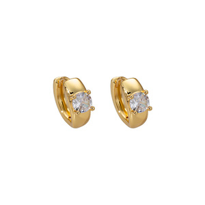 Boucles d'oreilles créoles dorées avec diamants carrés incrustés, design géométrique, bijoux d'anniversaire, boucles d'oreilles tendance pour femme - Product Image 4