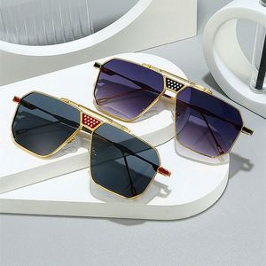 Gafas de Sol Cuadradas de Aleación Vintage de Moda 2025 con Logotipo Personalizado, Gafas de Sol de Piloto con Marco Grande de Metal y Protección UV400 para Hombre y Mujer - Product Image 2