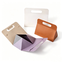 Boîtes cadeaux pliables triangulaires bleues et blanches personnalisées en gros, magnétiques, portables, design écologique, gaufrage de haute qualité