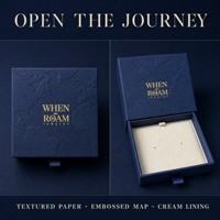 Boîte à bijoux texturée marine avec carte du monde en relief doré, emballage cadeau personnalisé avec logo, étui pour bagues, boucles d'oreilles et colliers