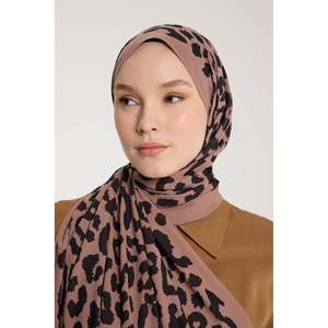 ผ้าพันคอไหมพิมพ์ลายเสือดาว สีน้ำตาลอ่อน-ดำ ผ้าพันคอยาวอเนกประสงค์สำหรับผู้หญิง พิมพ์ลายดิจิทัล ผ้าไหมแท้ 100% - Product Image 3