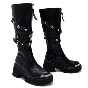 Botas Vaqueras Bordadas de Moda para Mujer, Otoño e Invierno 2025, Botas de Tacón Grueso con Remaches, Estilo Vaquero, Imprescindible para un Look Moderno - Product Image 5