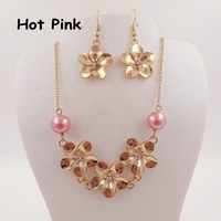 JX211 ensemble de bijoux en perles de coquillage collier de fleurs de plumeria fleur tropicale hawaïenne Maile feuille lei boucles d'oreilles design 15 couleurs prêtes t