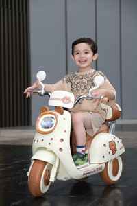 Fabrika Toptan Çocuk Elektrikli Binilebilir Araba <span class=keywords><strong>2</strong></span> ila 4 Yaş Şarj Edilebilir Uzaktan Kumandalı Akülü Unisex Oyuncak - Product Image 3