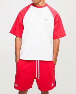 Conjunto Deportivo 100% Algodón con Bordado 3D, Camiseta Roja Oversize con Estampado Raglán y Pantalones Cortos Relajados - Product Image 1