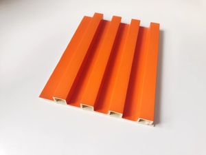 Panneaux muraux pelables et collants à grain de <span class=keywords><strong>bois</strong></span> PVC WPC mur cannelé pour la décoration intérieure extérieure matière plastique étanche - Product Image 6