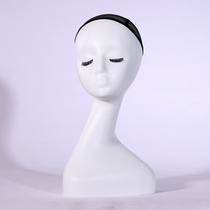 Cabeza de maniquí para pelucas, exhibidor de medio cuerpo para sombreros y bufandas, estética de alta gama, soporte abstracto estilo cisne europeo/americano, de plástico. - Product Image 3