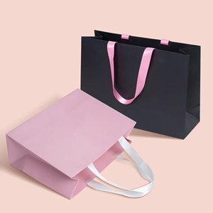 Borse di Carta Premium Personalizzate con Logo Stampato, Grandi Borse Regalo di Lusso Nere, Sacchetti Resistenti per Imballaggio Abbigliamento - Product Image 1