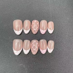 Las uñas cortas de almendra hechas a mano de alta calidad, borde de estilo francés blanco, se pueden reutilizar, venta al por mayor de fábrica - Product Image 2