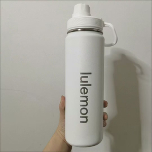 Logo personnalisé gratuit 710ML Double paroi en acier inoxydable isolé Sports de plein air Fitness <span class=keywords><strong>Hydro</strong></span> Lululemons Sports <span class=keywords><strong>bouteille</strong></span> d'eau - Product Image 3