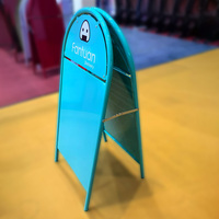 Panneaux publicitaires sur pied en métal personnalisés en forme de A pour affichage sur trottoir et devanture de magasin